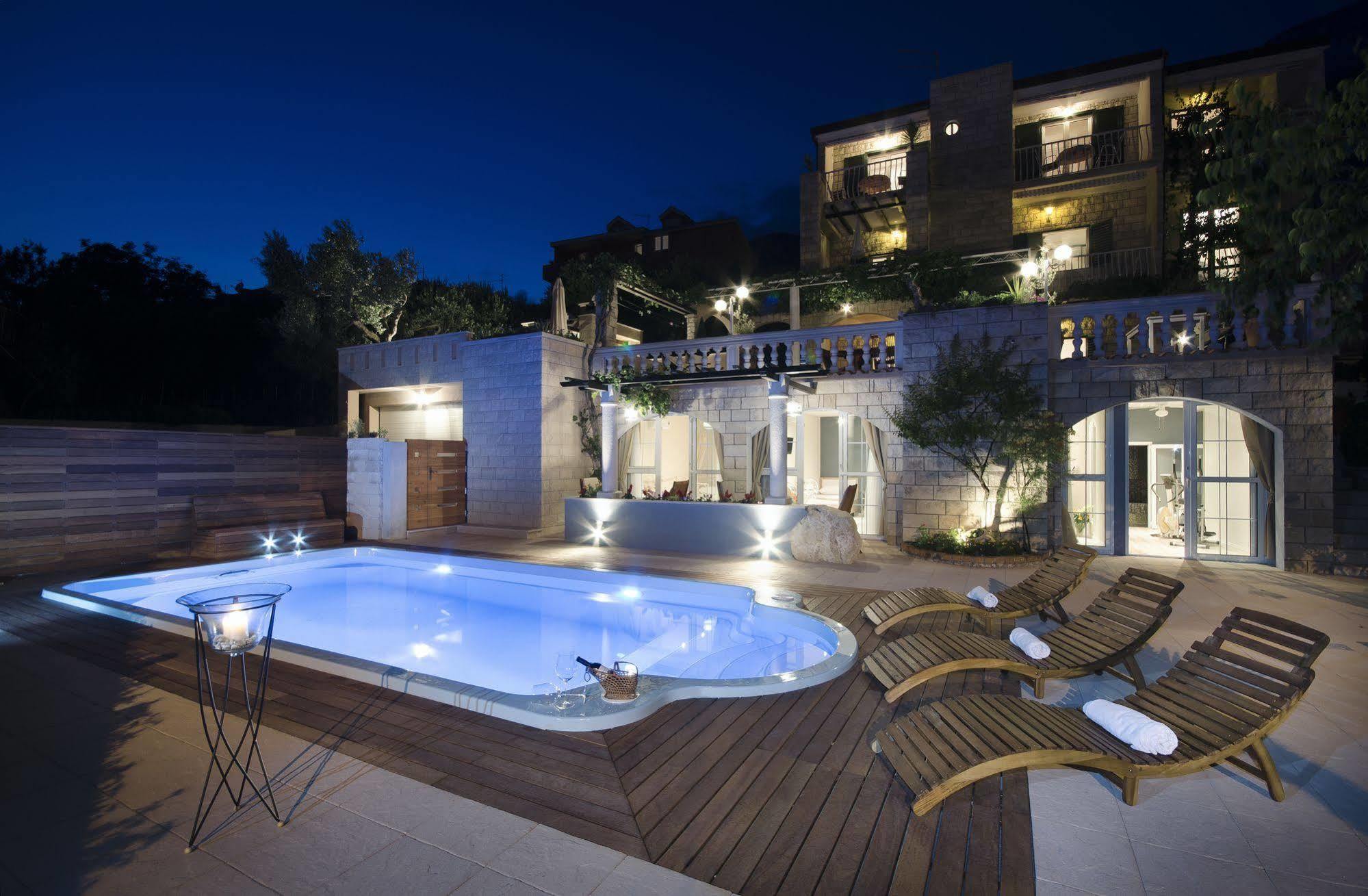 Villa Bougenvilia Tomas Tucepi Exterior photo